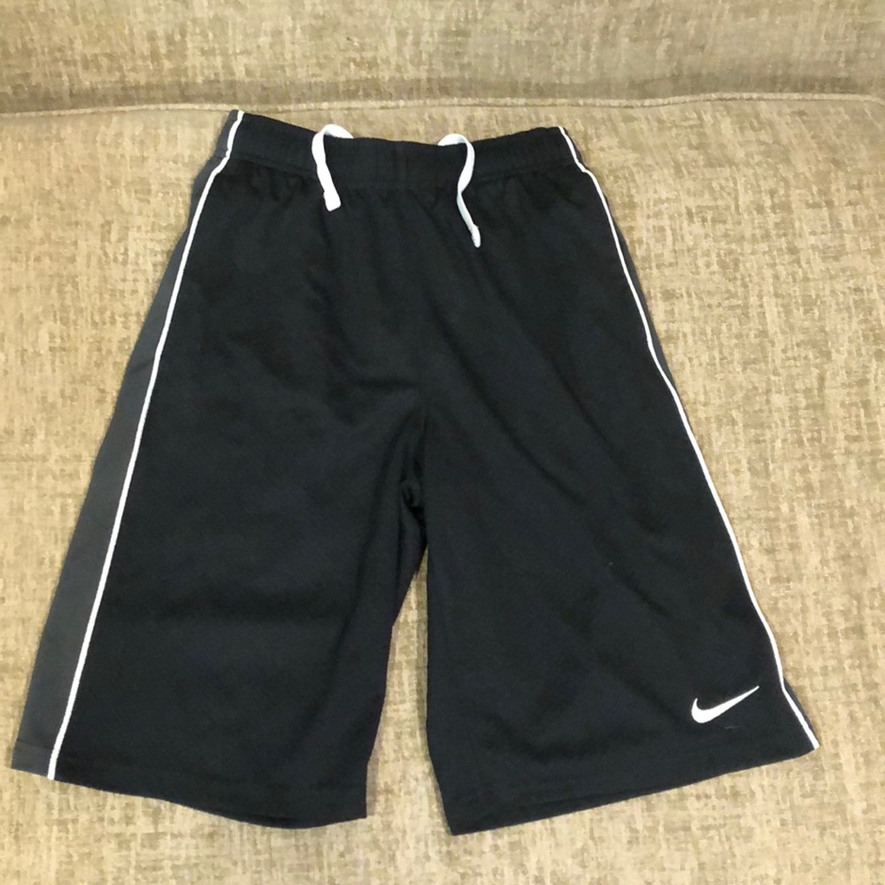 3 pairs of Nike shorts can buy Separately